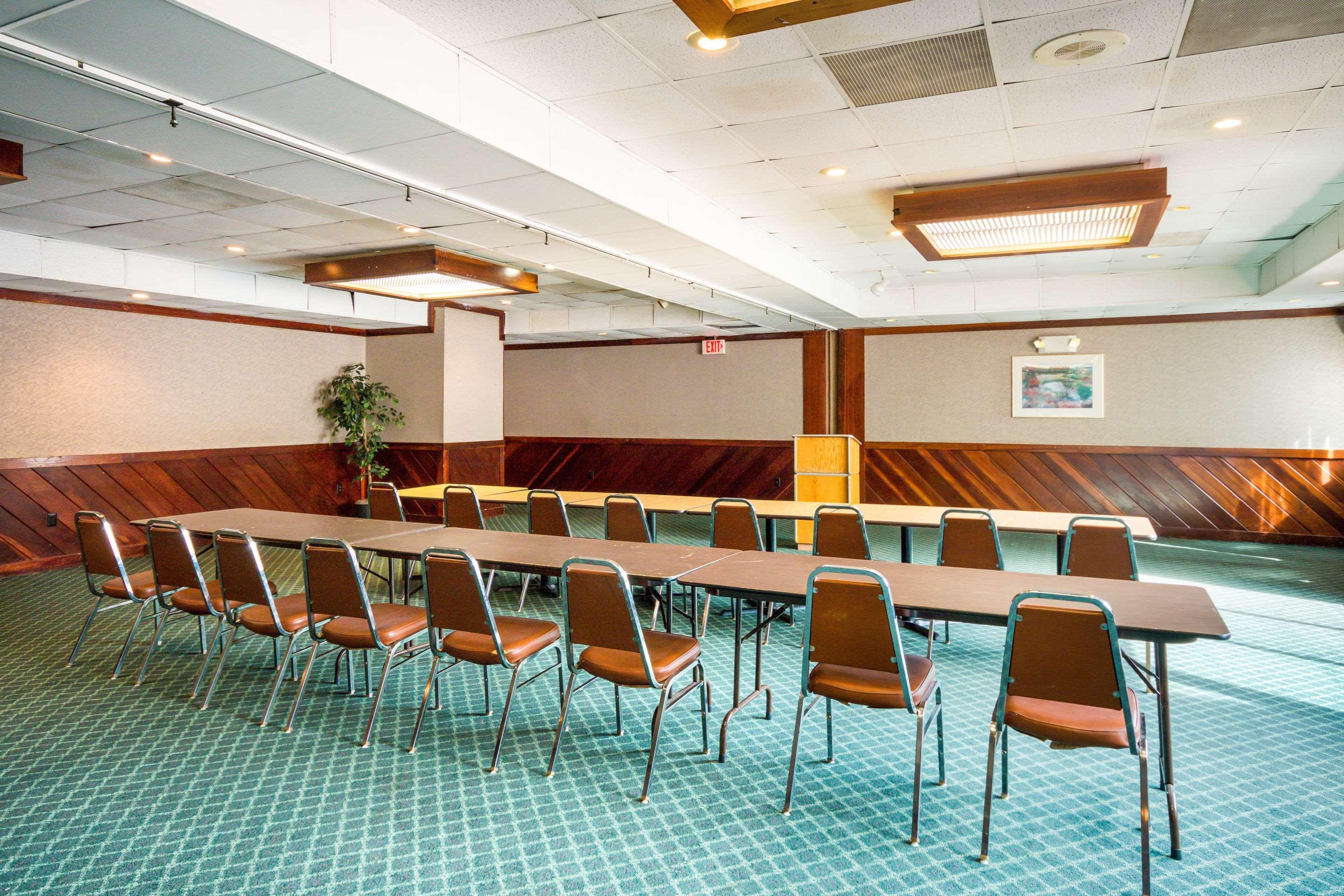 Rodeway Inn And Suites Portsmouth Exteriör bild