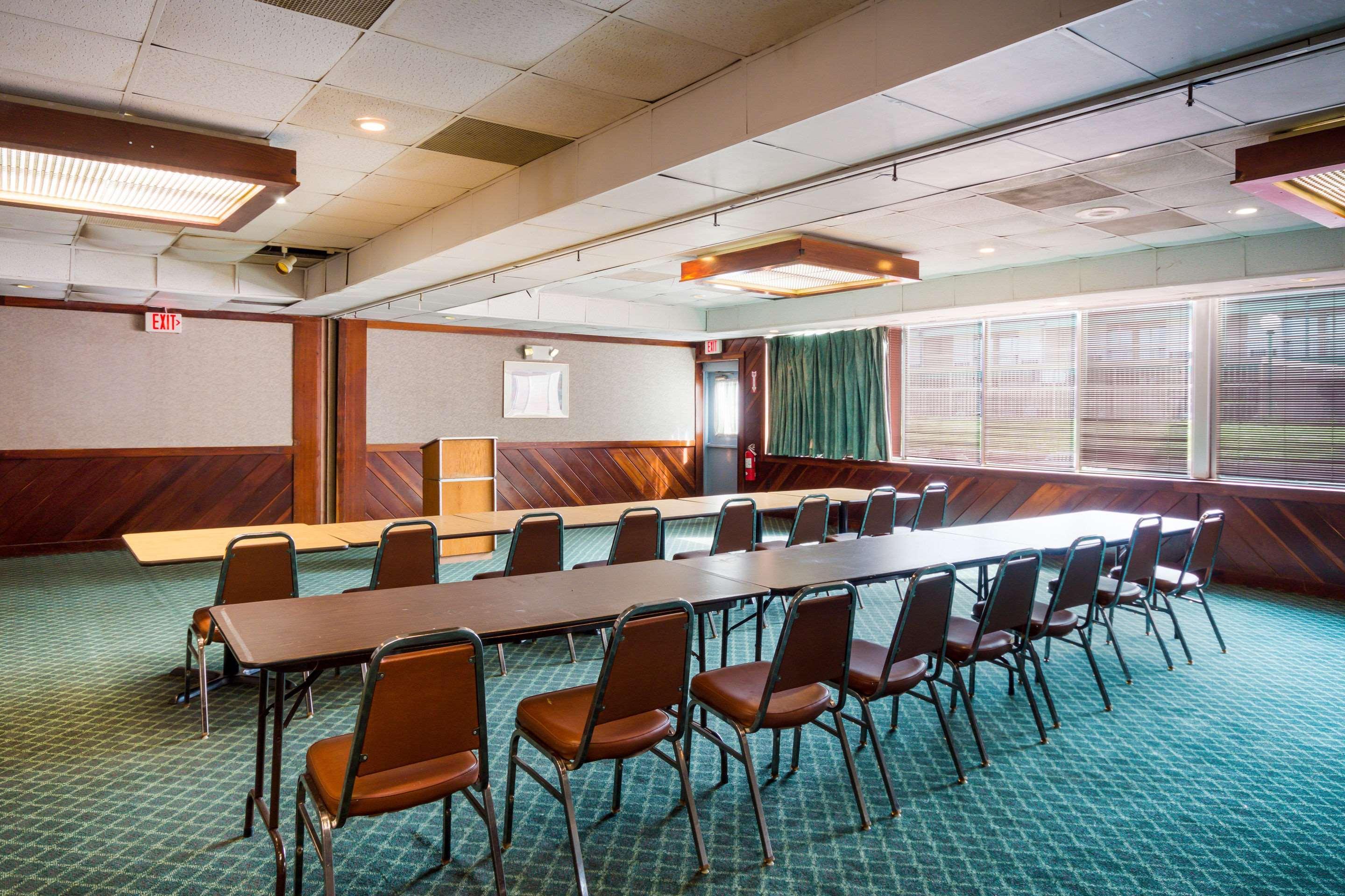 Rodeway Inn And Suites Portsmouth Exteriör bild
